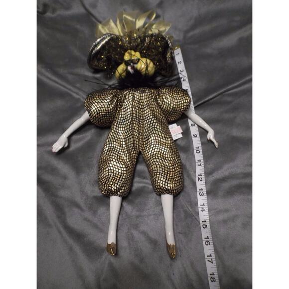 Aunt Gertie Doll SWAK Sealed with a Kiss Lynda Corneille Collectible Gold/Black - Picture 7 of 11
